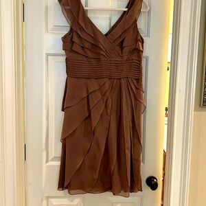 Beautiful brown Adrianna Papell dress!😃